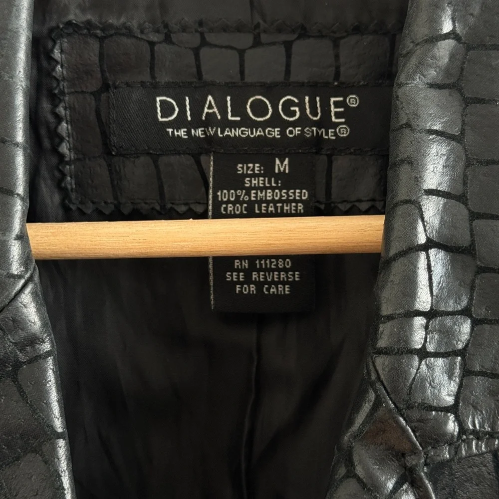 Dialogue 100% Embossed Croc Leather - Picture 2 of 3